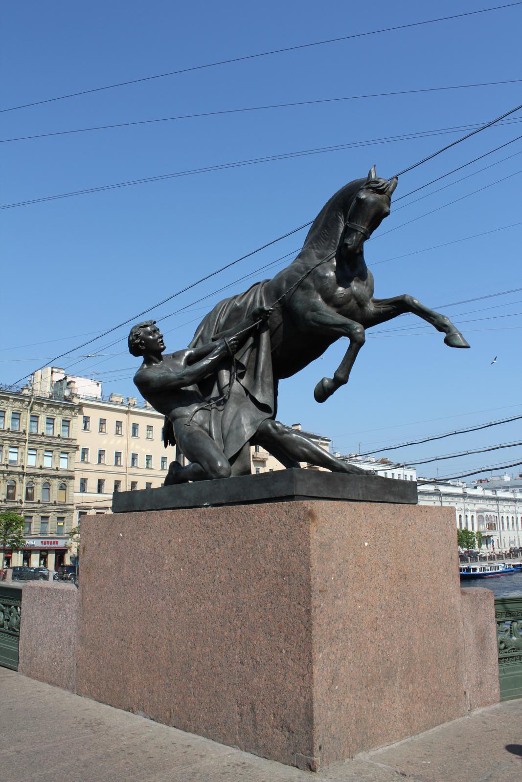 лицо наполеона на аничковом мосту